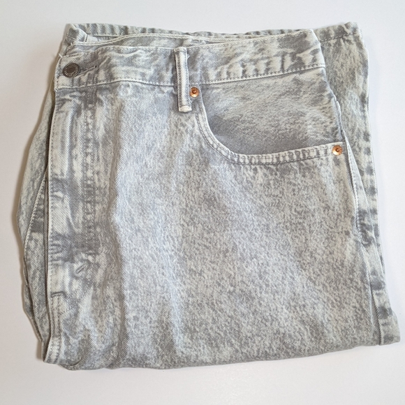 Vtg Levi's acid wash jean shorts baggy gray cotton denim high rise W42 - Picture 8 of 10